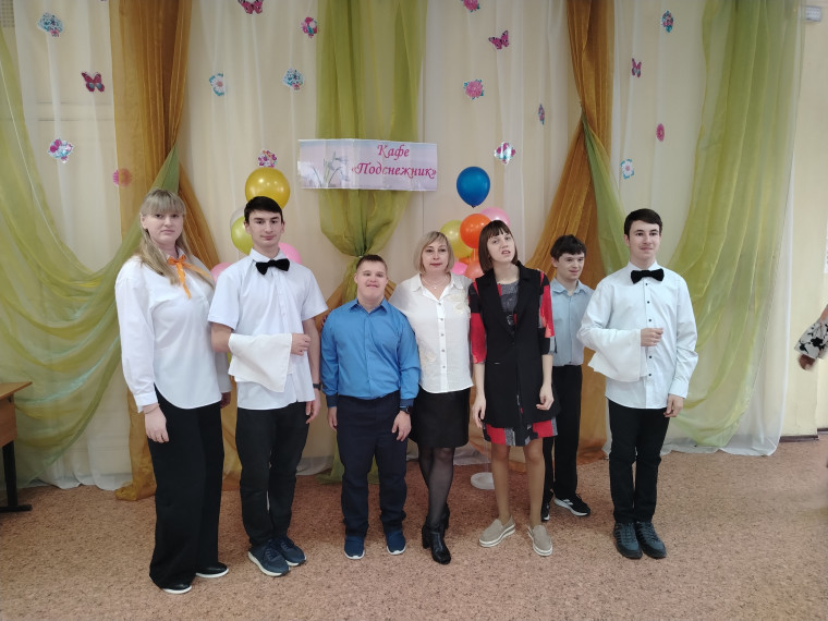 Праздник "Весны и мам".
