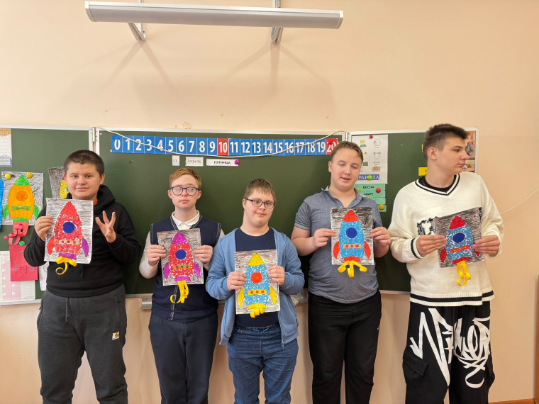 Дня космонавтики в 7В и 10Б классах.