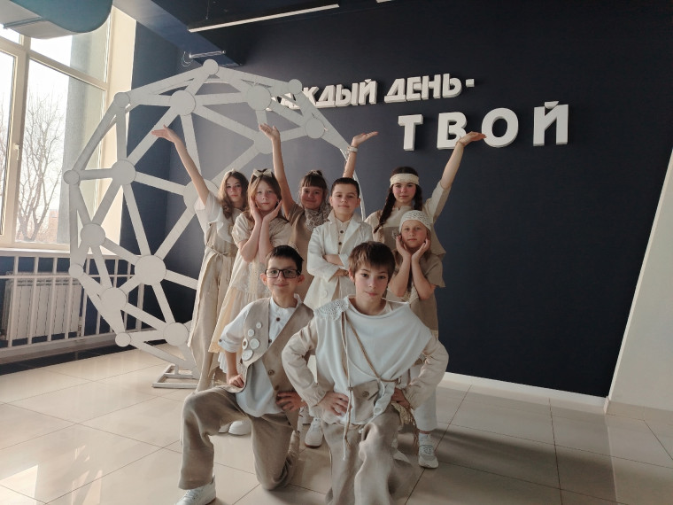 Областной конкурс детских театров моды "Золотая нить".